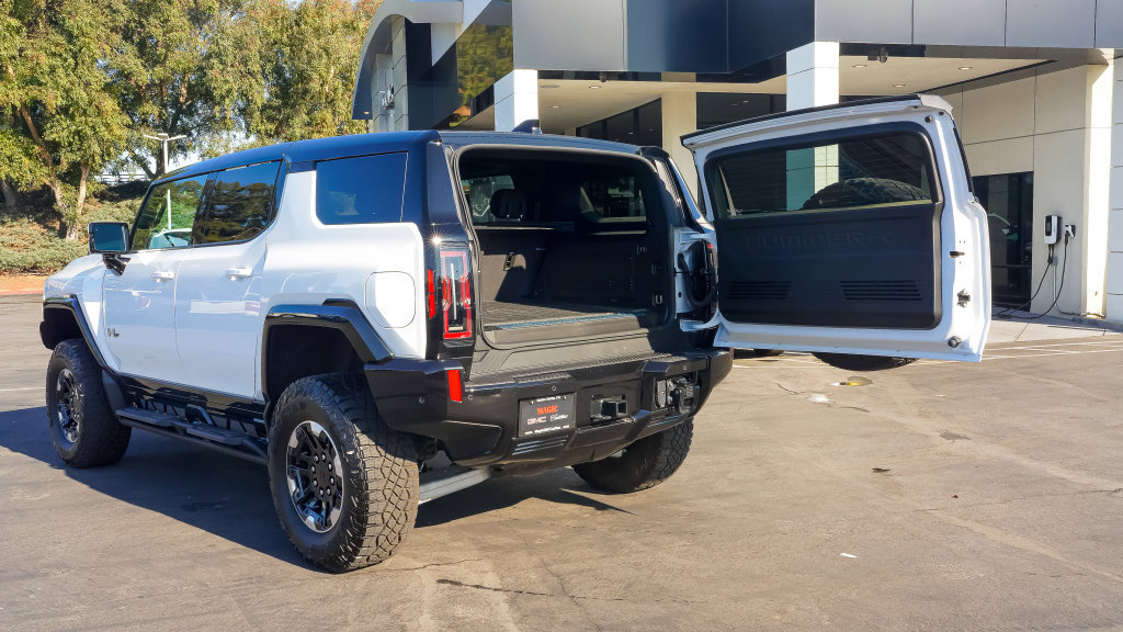 Used 2025 GMC Hummer EV 2X w/ Extreme Off-Road Package AWD/4WD image 16