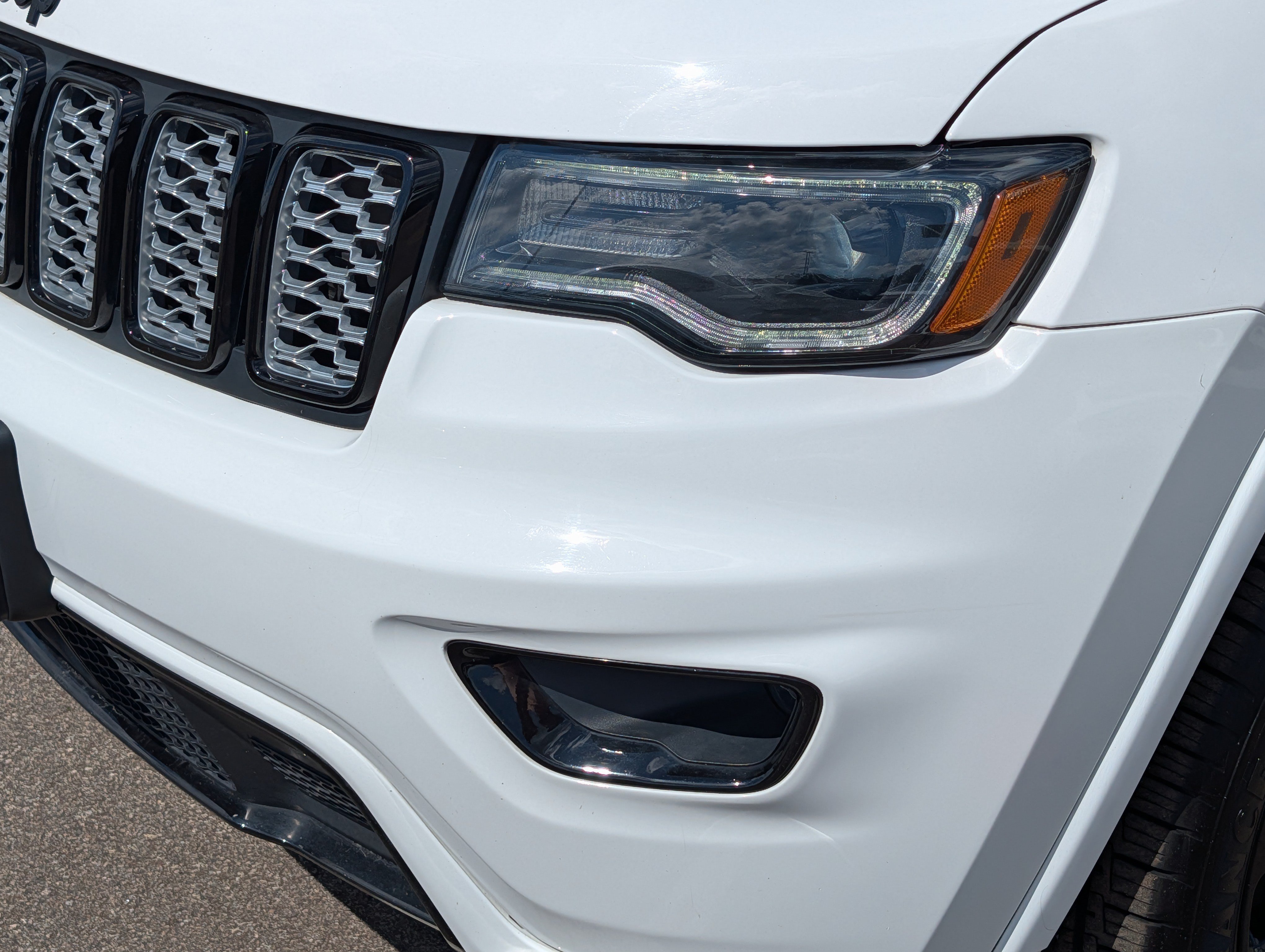 Used 2021 Jeep Grand Cherokee Laredo X AWD/4WD image 16
