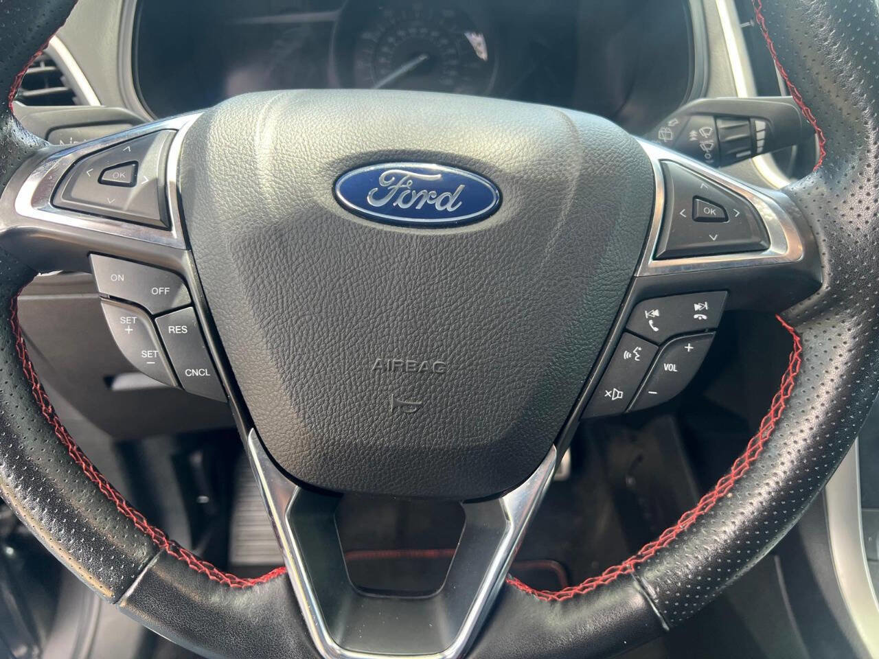 Used 2022 Ford Edge ST-Line image 12