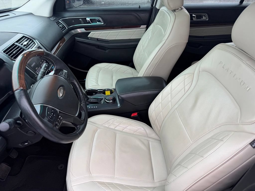Used 2016 Ford Explorer Platinum AWD/4WD image 29