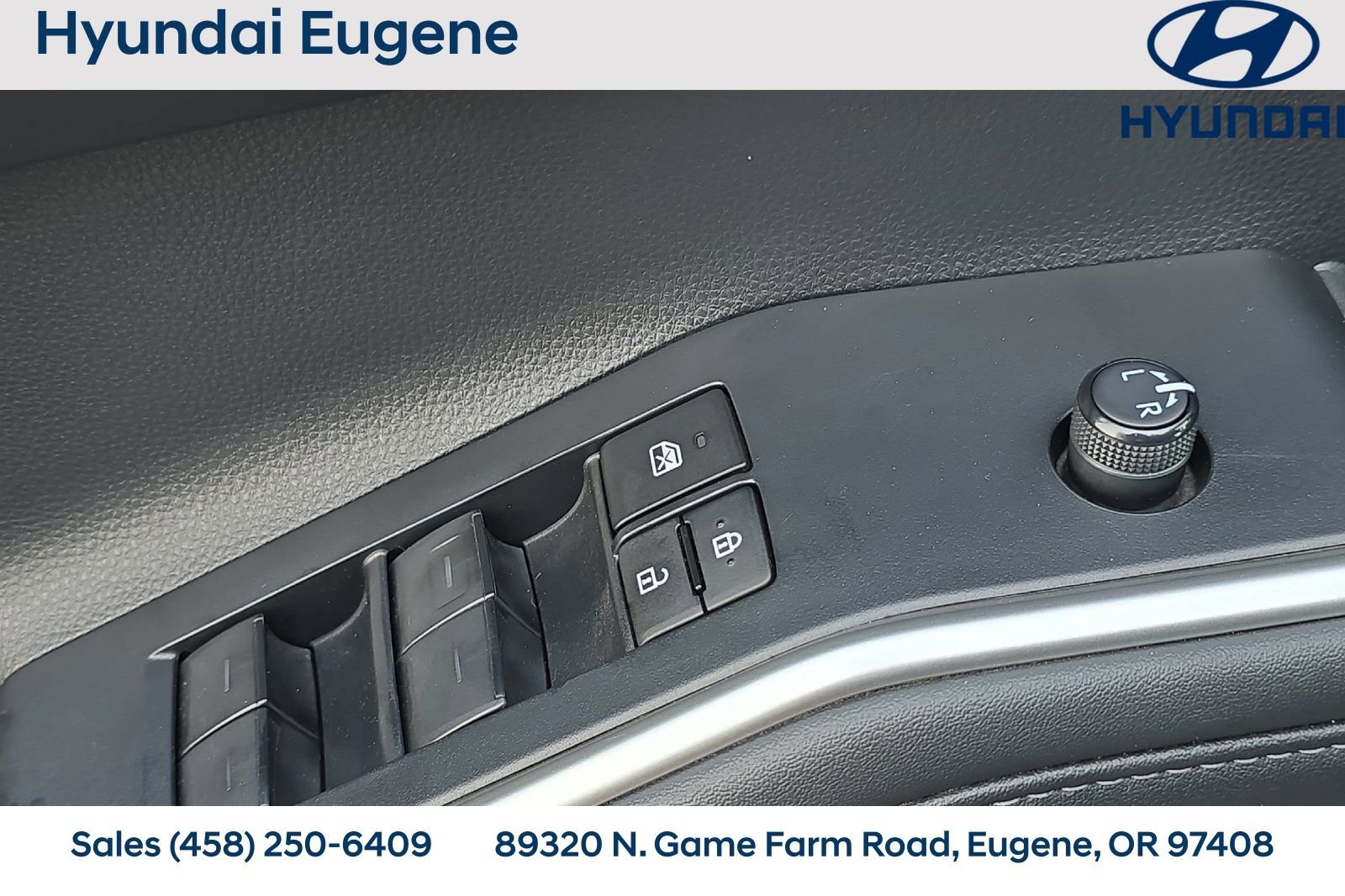 Used 2024 Toyota Highlander LE FWD image 15
