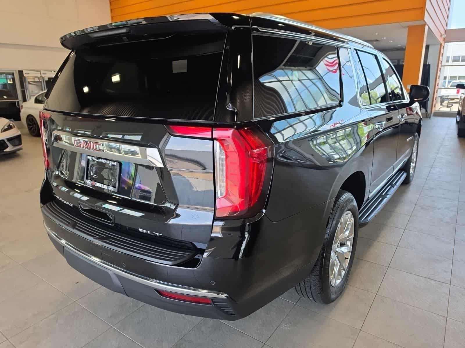 Used 2023 GMC Yukon XL SLT AWD/4WD image 8
