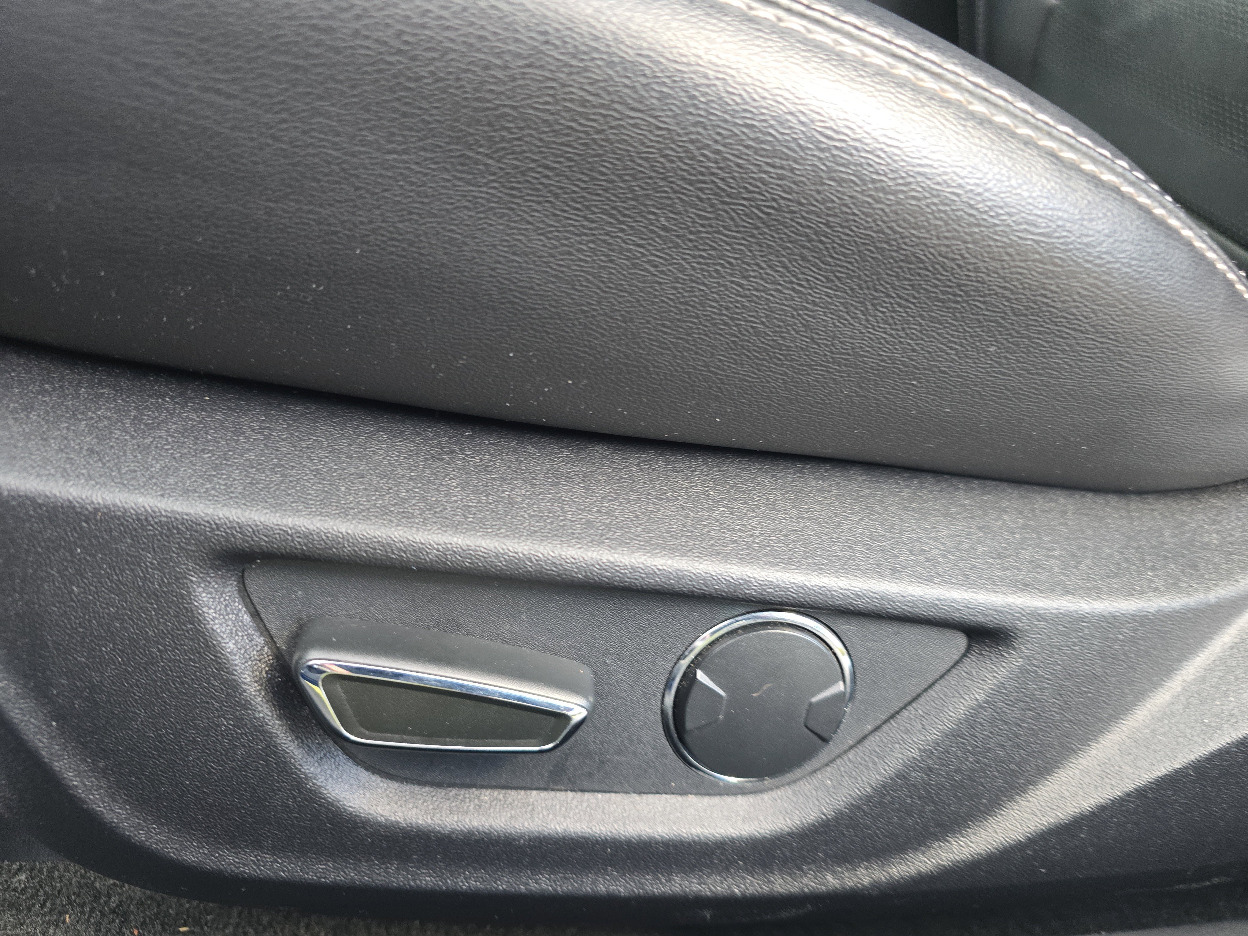 Used 2017 Ford Mustang GT Premium w/ Black Accent Package image 13