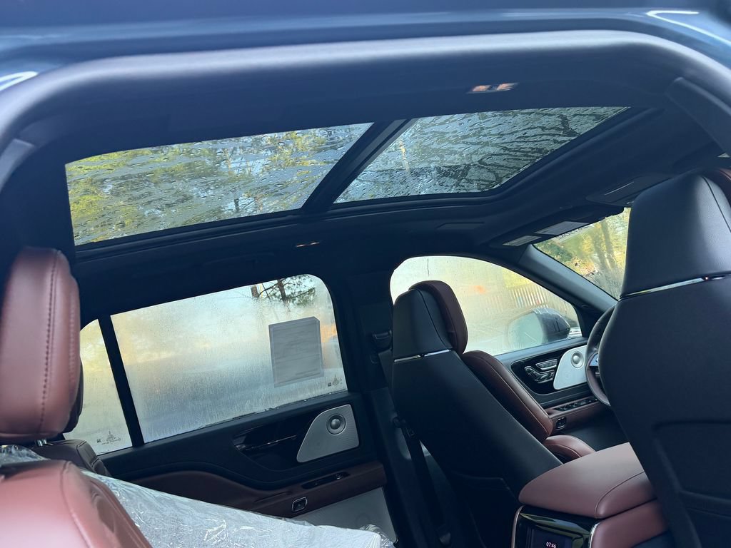 New 2026 Lincoln Aviator Reserve AWD/4WD image 13