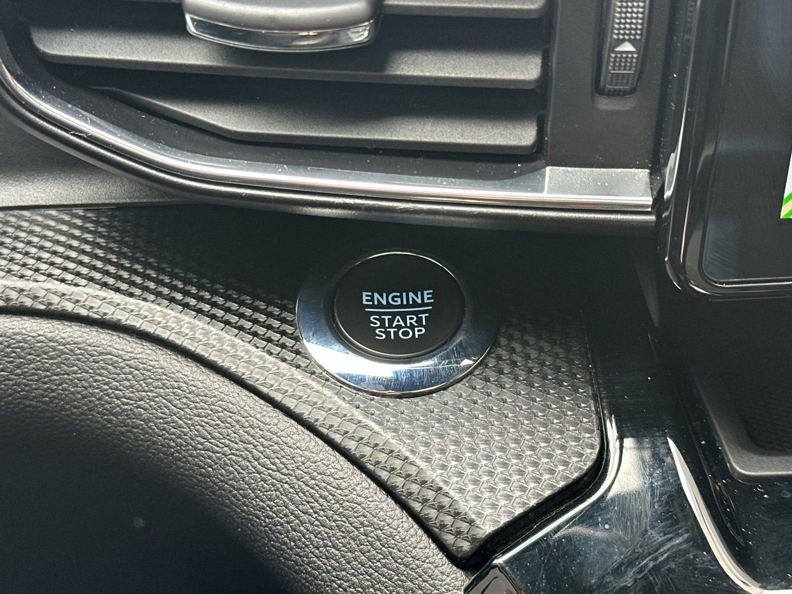 Used 2023 Ford Explorer ST-Line w/ Class IV Trailer Tow Package AWD/4WD image 27