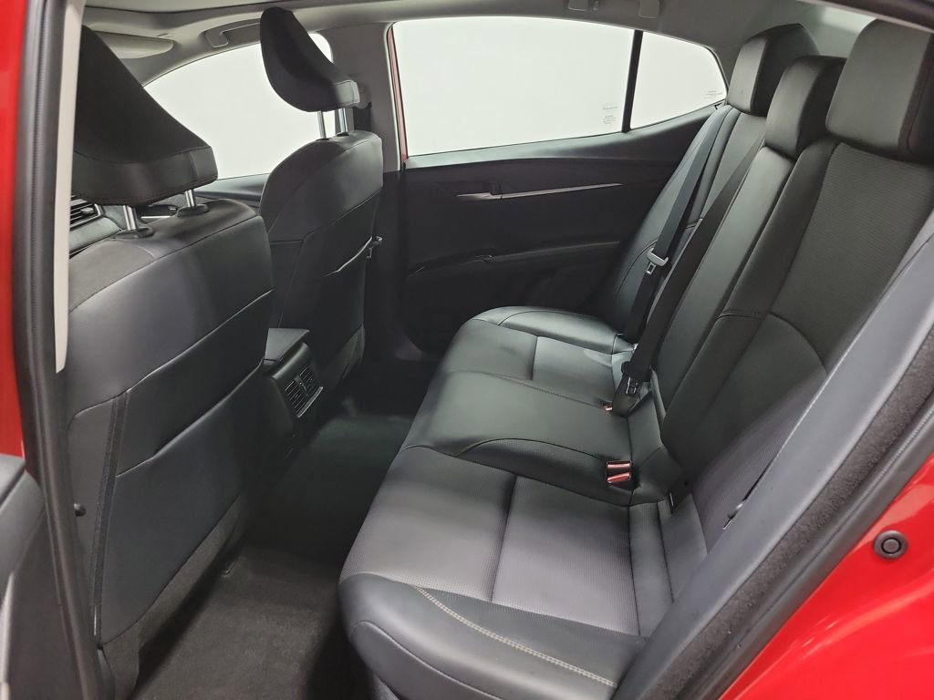 Used 2025 Toyota Camry XLE image 25