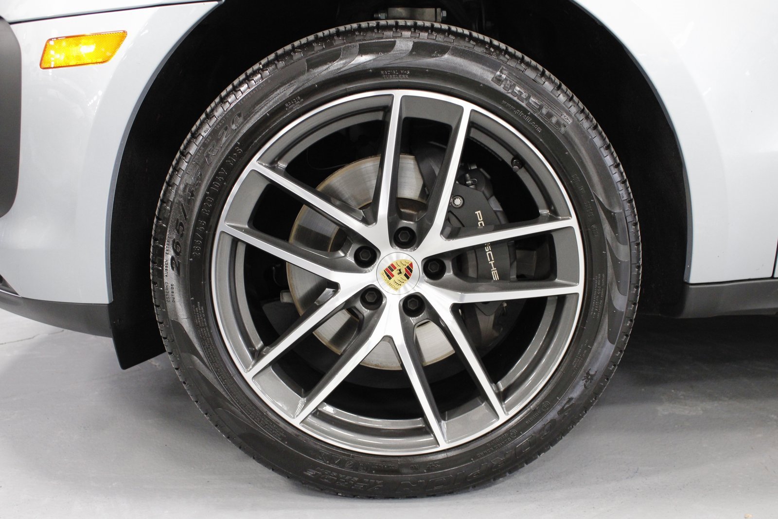 Certified 2025 Porsche Macan image 11