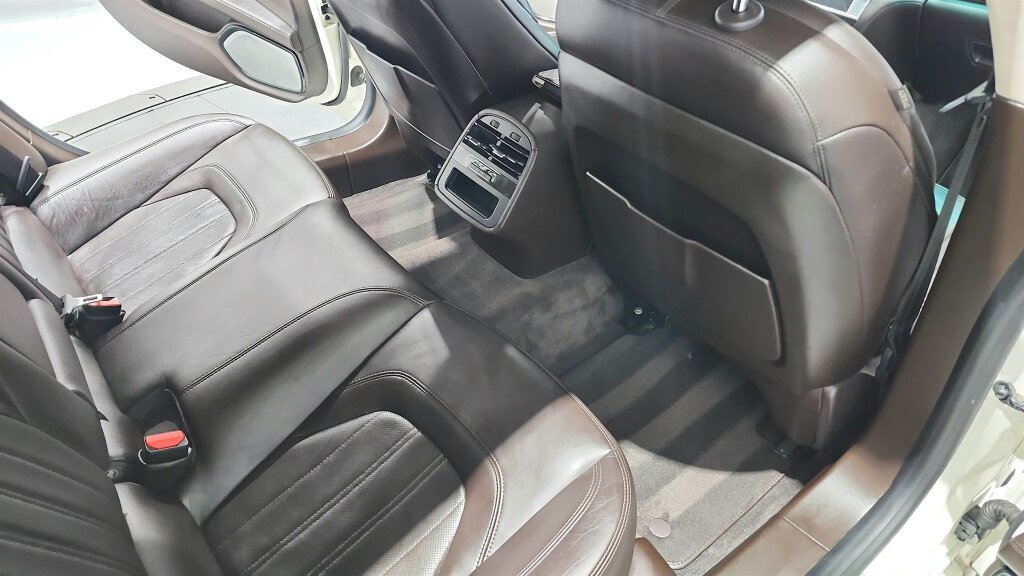 Used 2014 Maserati Quattroporte GTS RWD image 27