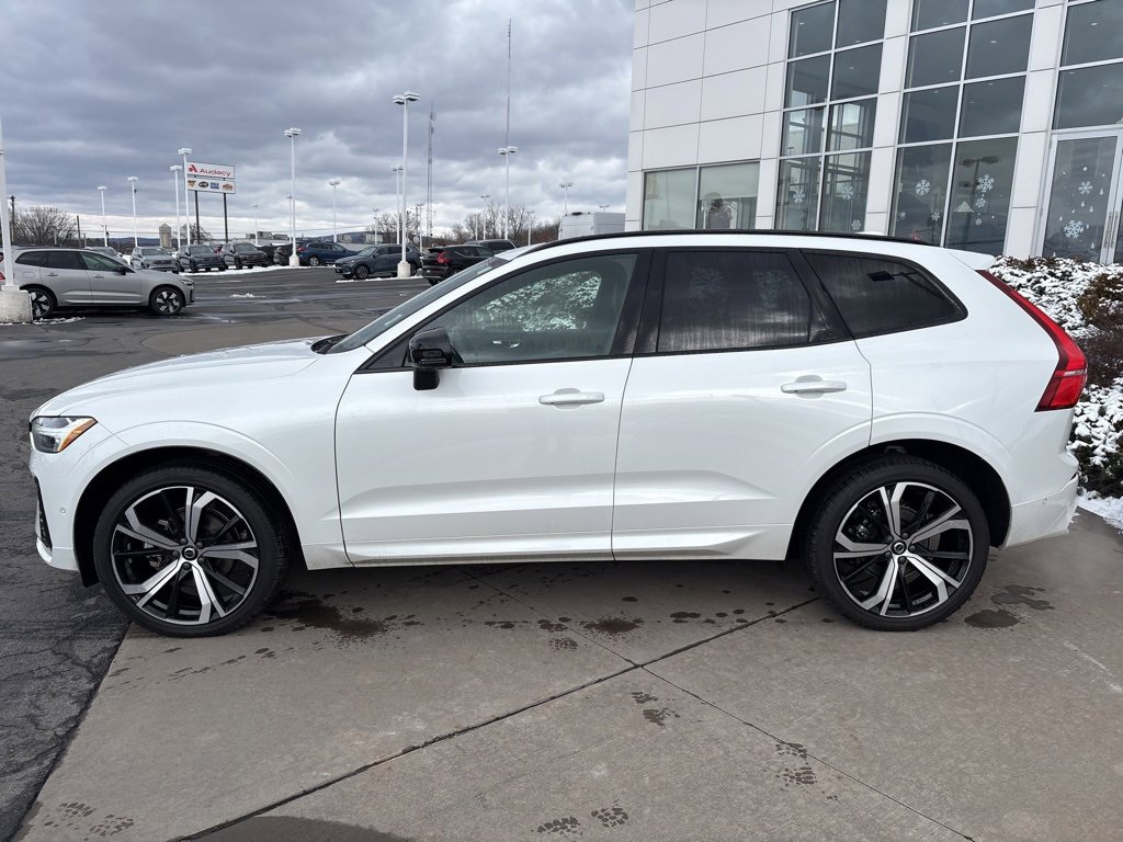 Certified 2024 Volvo XC60 B5 Ultimate w/ Protection Package Premier image 9