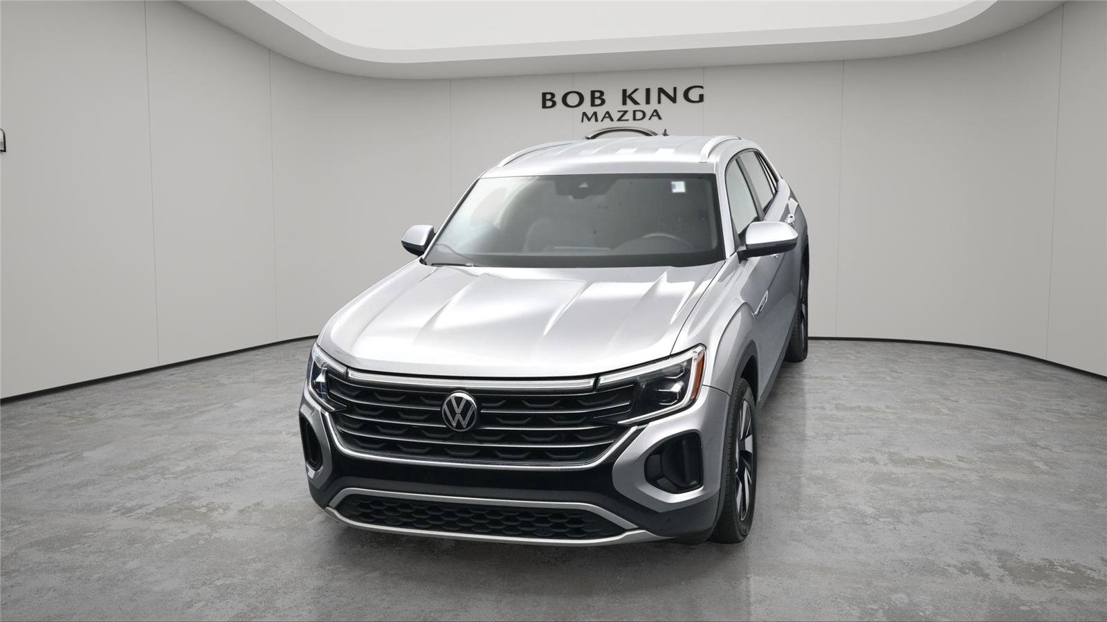 Used 2025 Volkswagen Atlas Cross Sport SE image 11