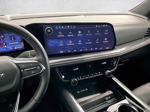 Used 2025 Chevrolet Suburban RST RWD image 8