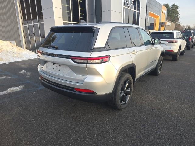 New 2025 Jeep Grand Cherokee Altitude w/ Trailer Tow Package image 6