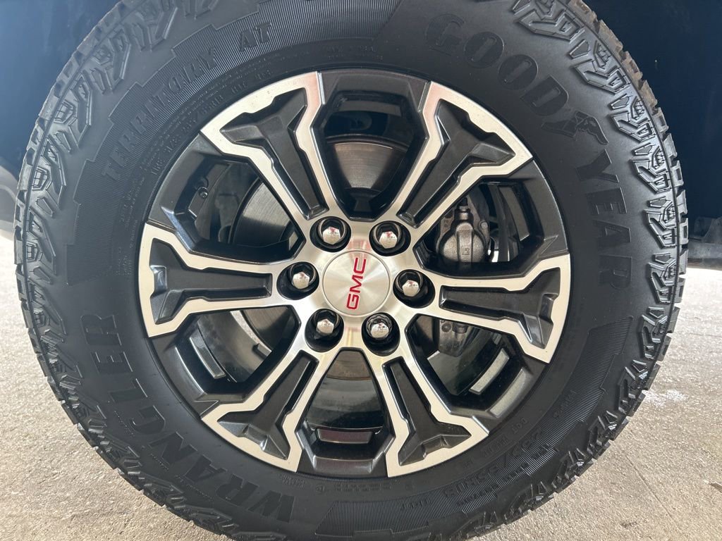 Used 2025 GMC Canyon AT4 w/ AT4 Premium Package AWD/4WD image 21