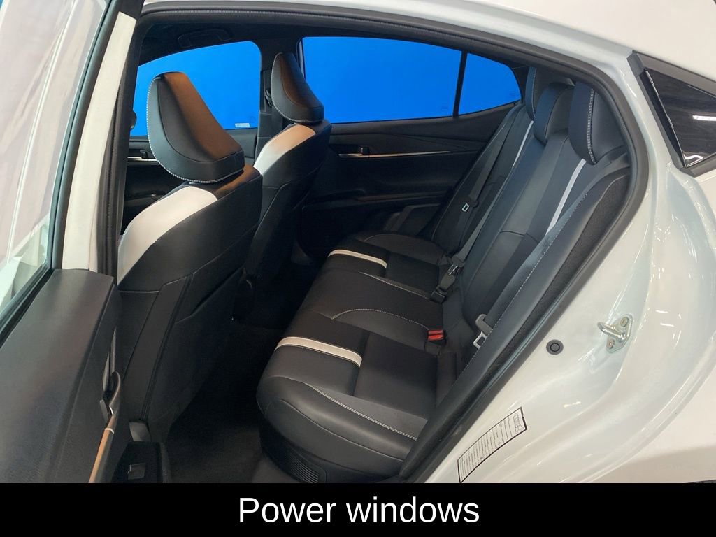 Used 2025 Toyota Camry SE FWD image 11