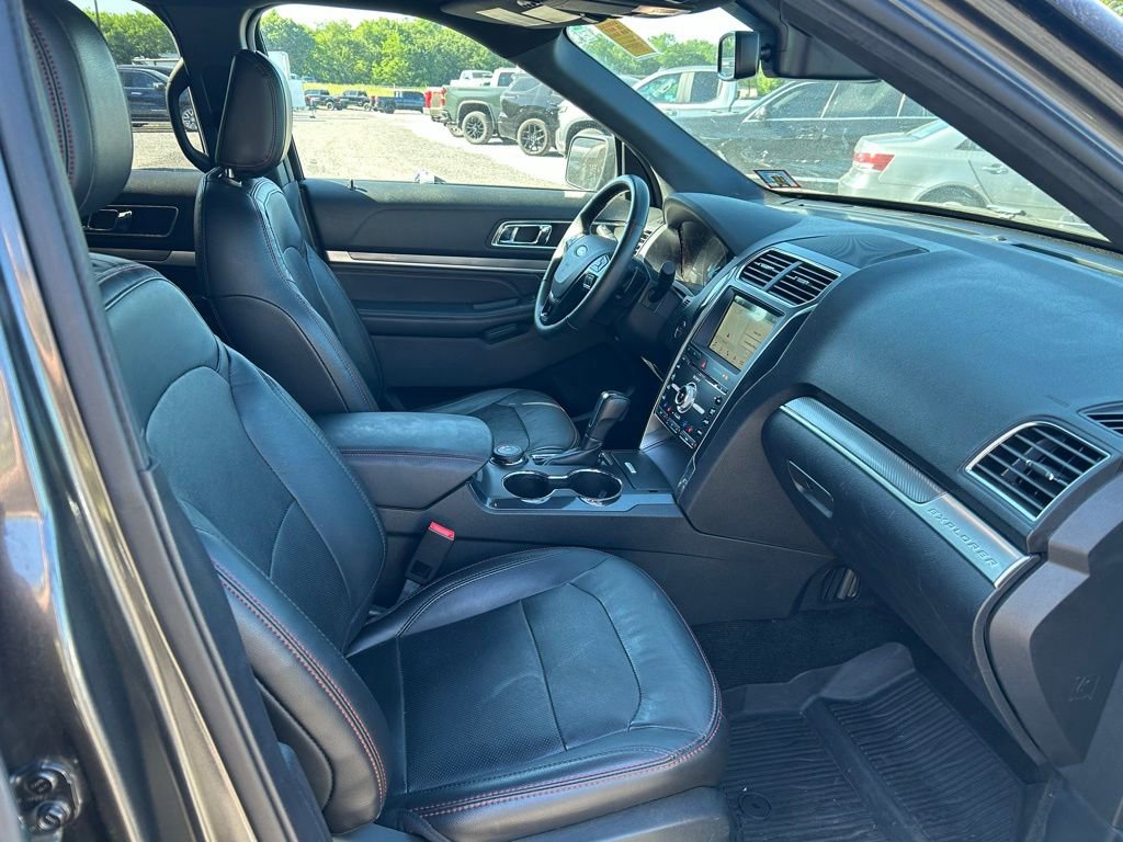 Used 2018 Ford Explorer Sport w/ Equipment Group 401A AWD/4WD image 13