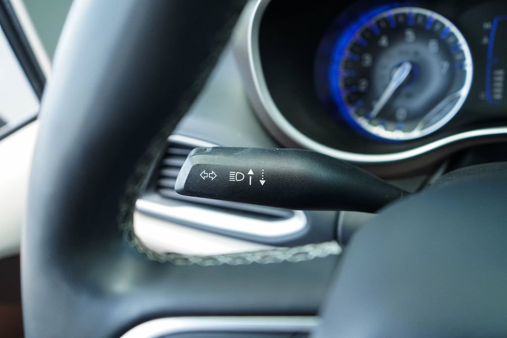 Used 2023 Chrysler Voyager LX FWD image 35