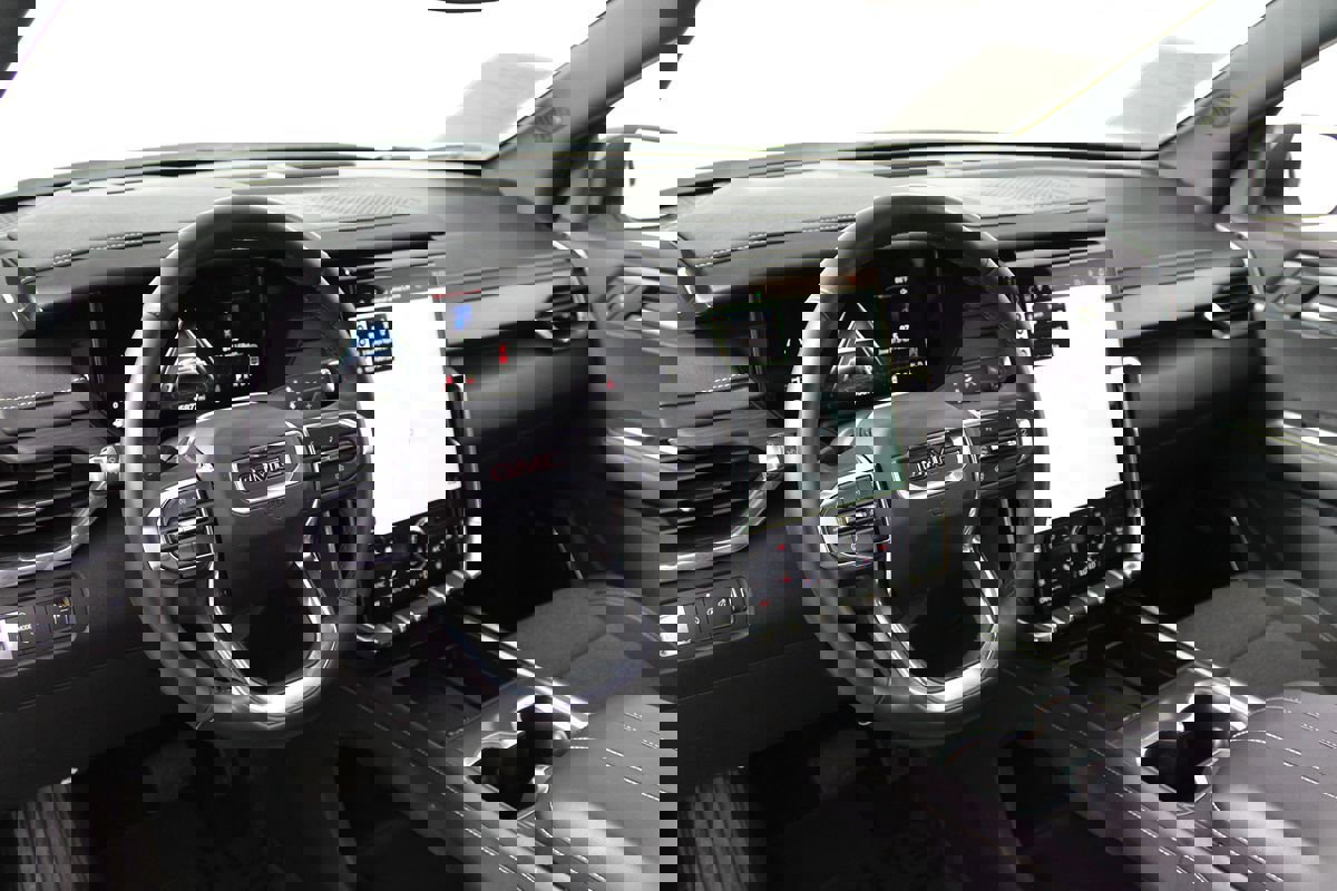 Used 2025 GMC Acadia Elevation image 7