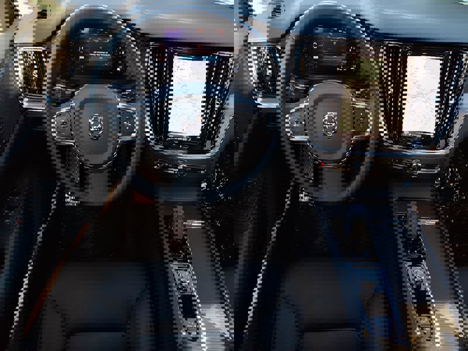 Used 2025 Volvo S60 B5 Core image 31