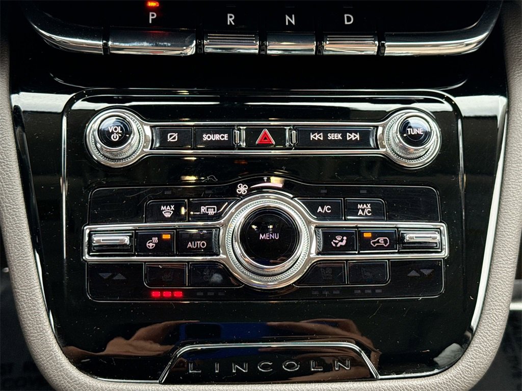 Used 2021 Lincoln Corsair Reserve w/ Equipment Group 201A image 17