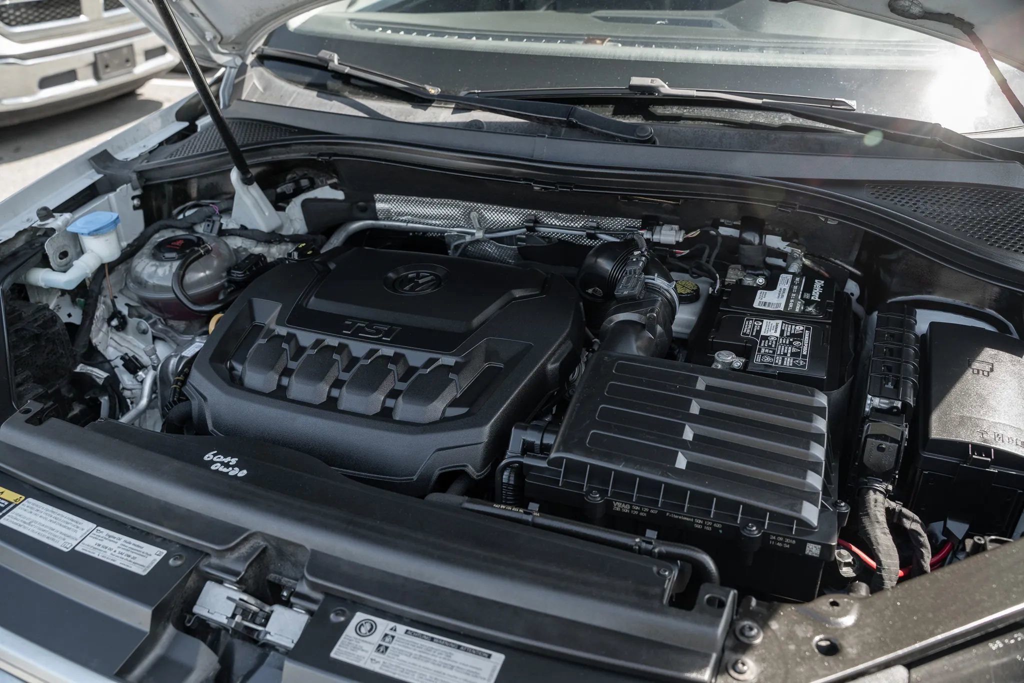 Used 2019 Volkswagen Tiguan SEL Premium AWD/4WD image 34