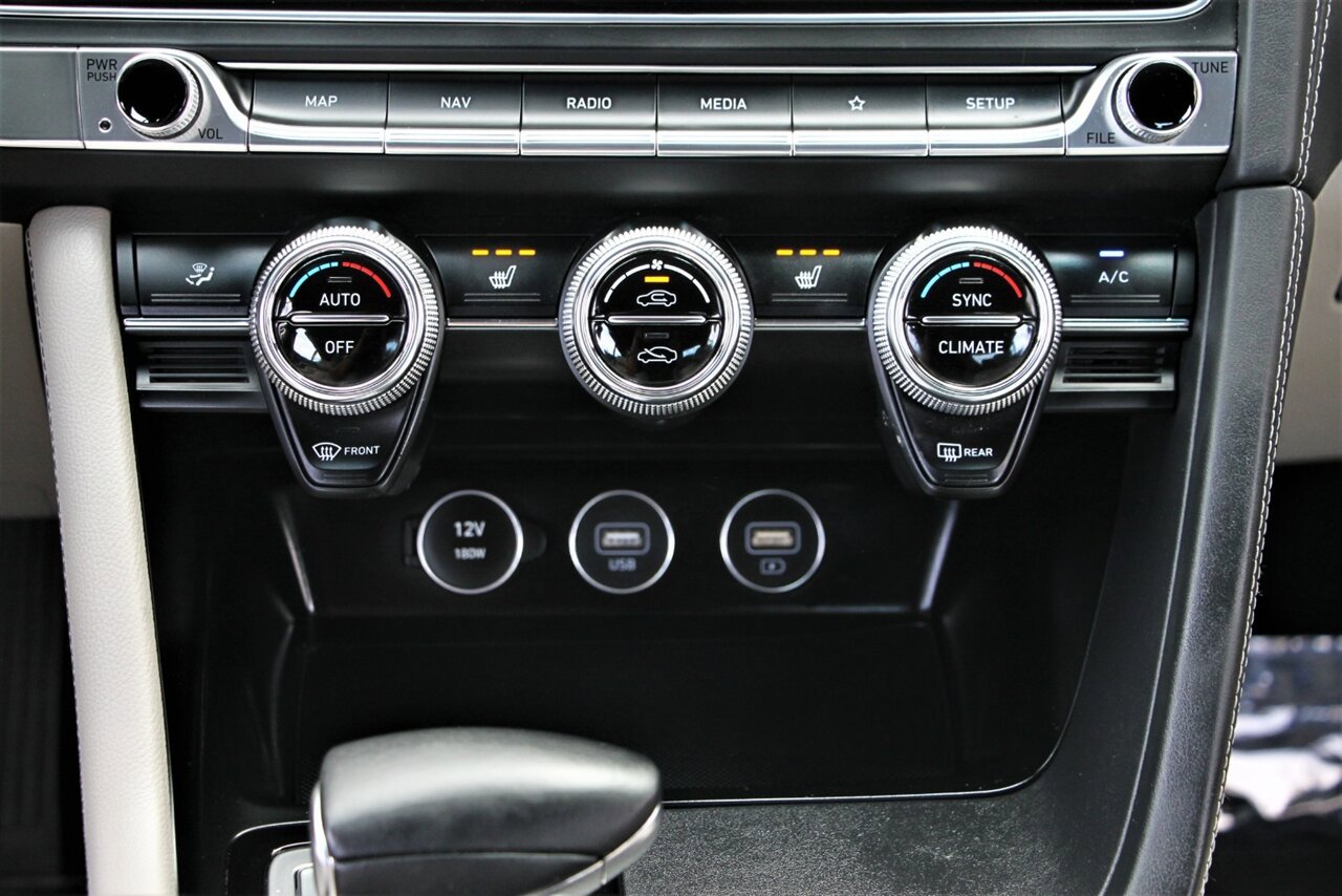 Used 2022 Genesis G70 2.0T RWD image 32