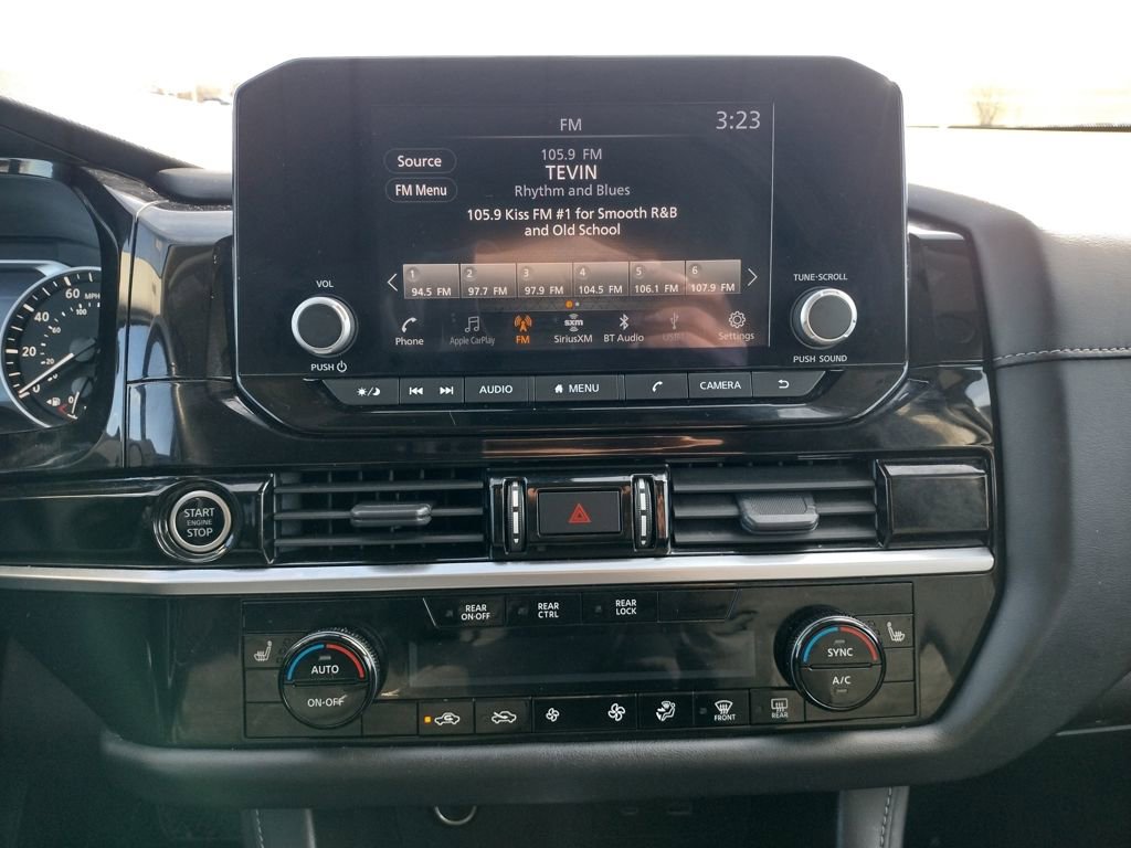 Used 2023 Nissan Pathfinder SV image 28