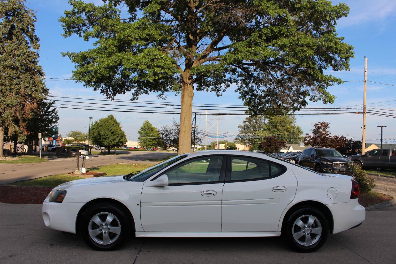 Used 2008 Pontiac Grand Prix w/ Preferred Package FWD image 6