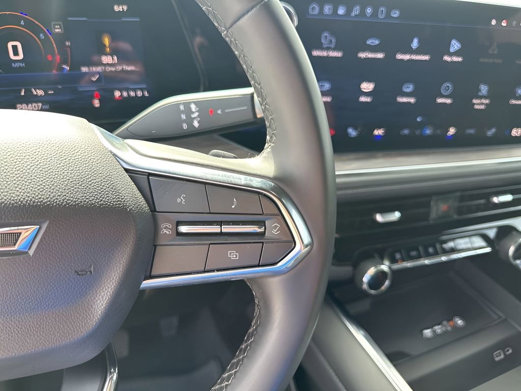 Used 2025 Chevrolet Suburban Z71 image 31