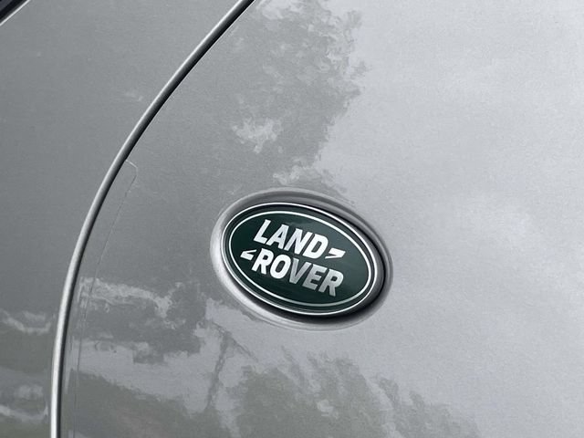 Used 2025 Land Rover Discovery Dynamic SE AWD/4WD image 17