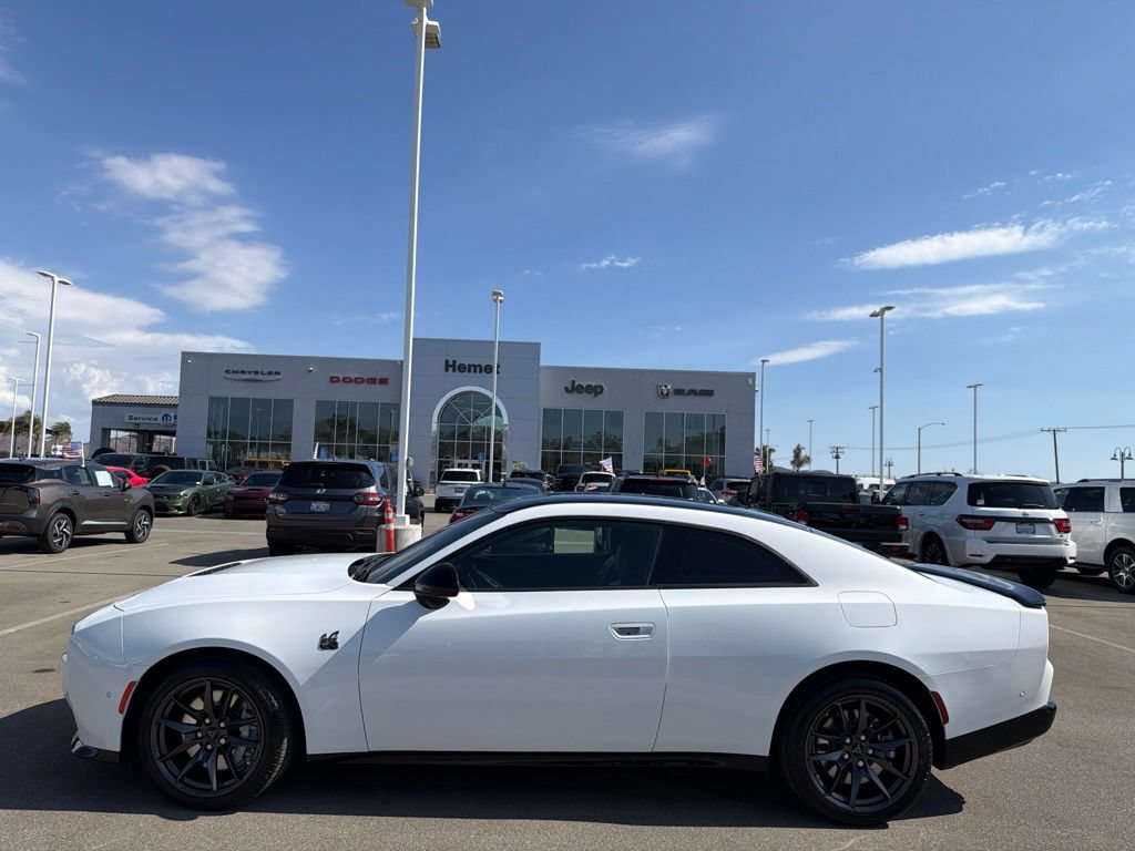 Used 2026 Dodge Charger Scat Pack w/ Blacktop Package AWD/4WD image 5