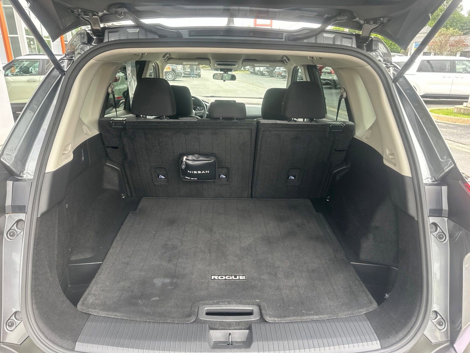 Used 2023 Nissan Rogue SV AWD/4WD image 15