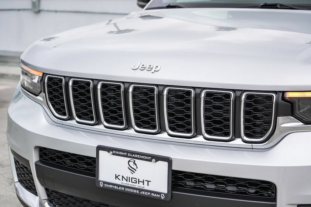 Used 2024 Jeep Grand Cherokee L Laredo AWD/4WD image 6