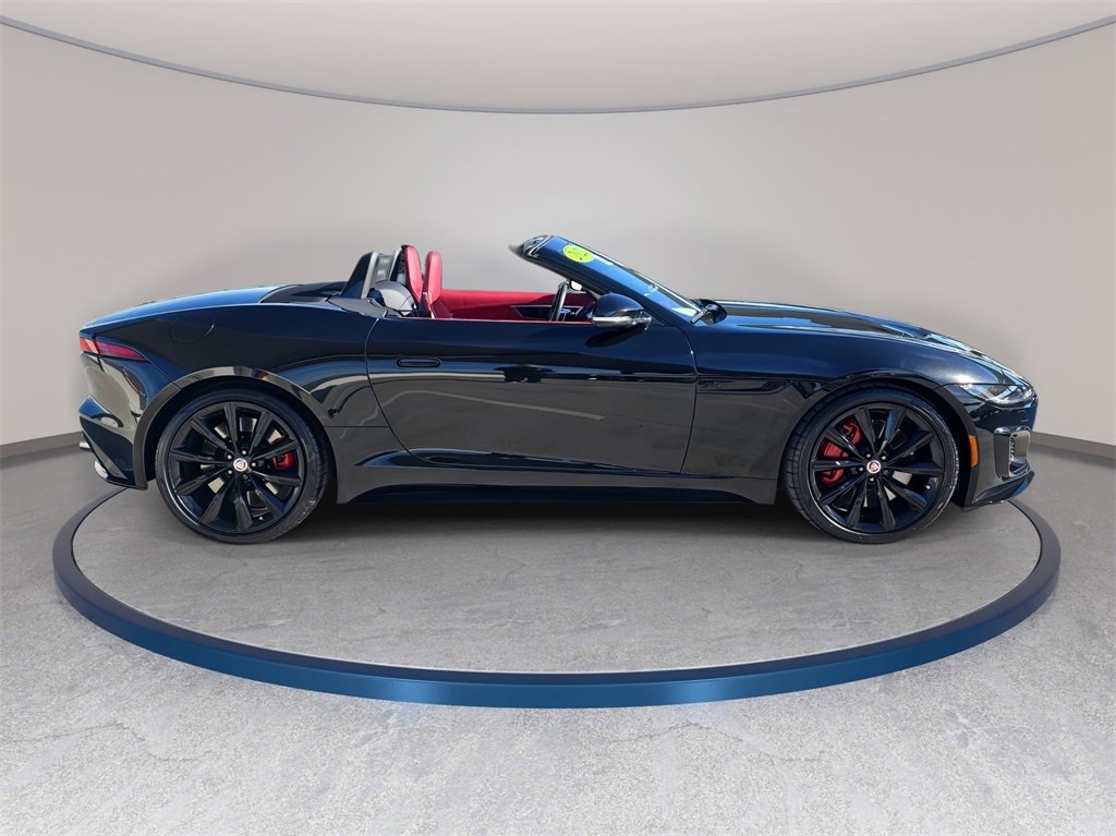 Certified 2022 Jaguar F-TYPE R image 4