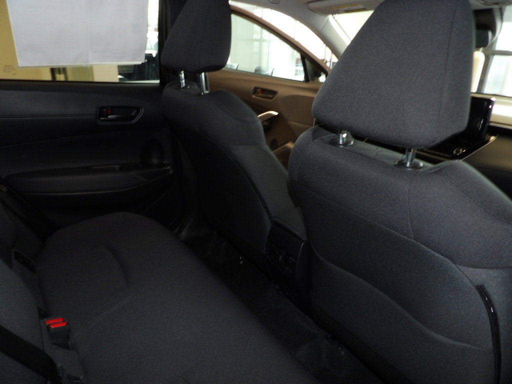 Used 2025 Toyota Corolla Cross LE image 16