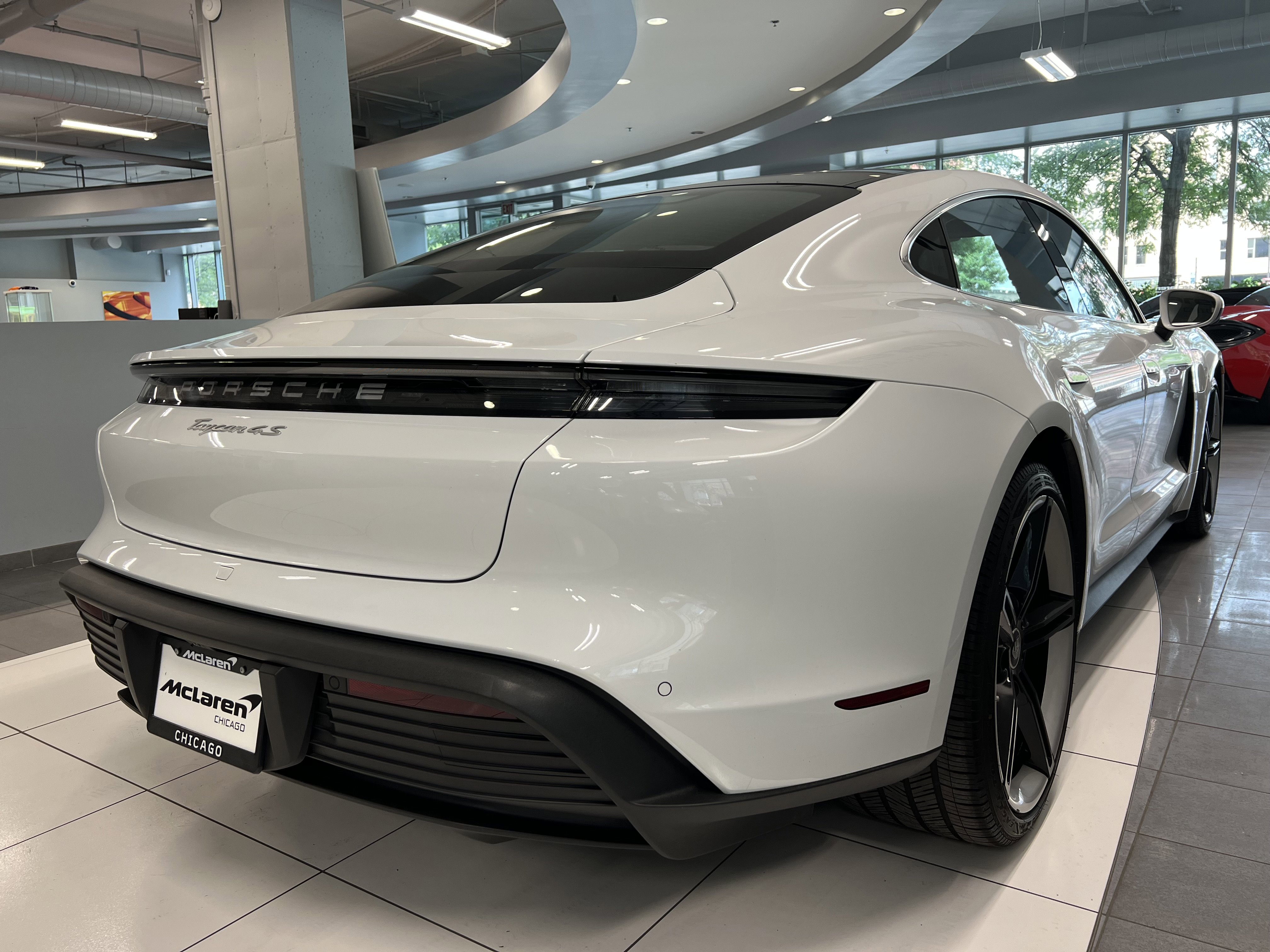 Used 2022 Porsche Taycan 4S image 9