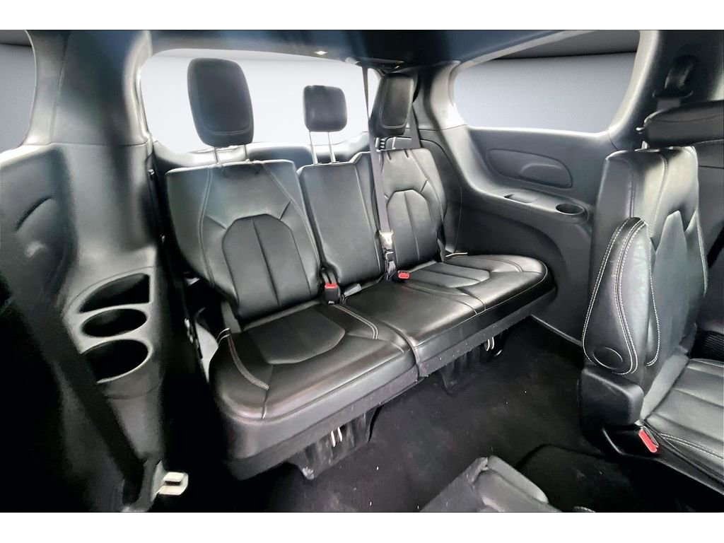 Certified 2025 Chrysler Pacifica Select image 31