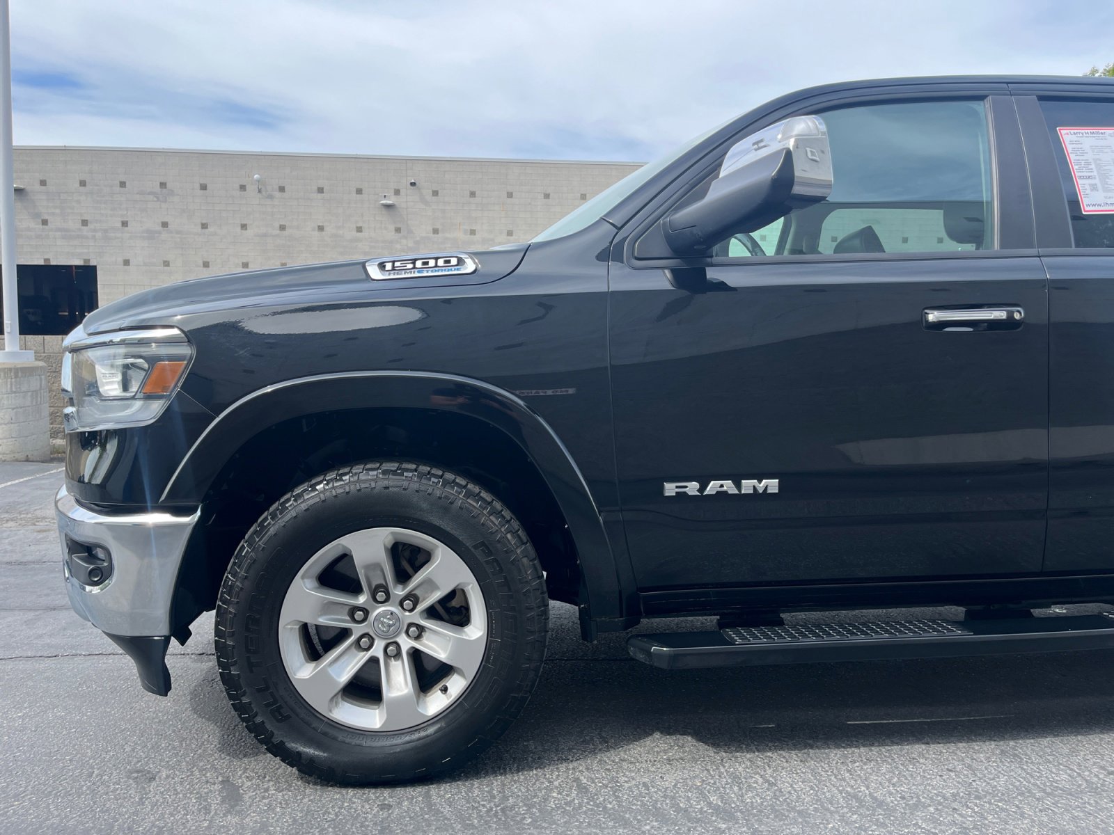 Used 2021 RAM 1500 Laramie AWD/4WD image 9