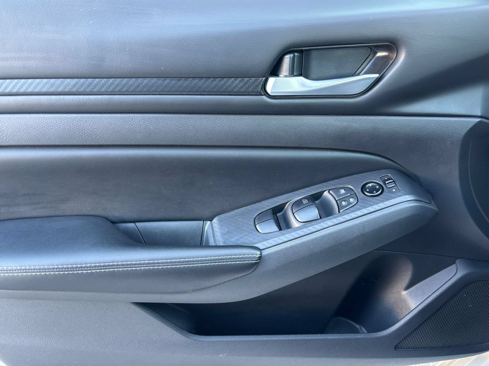 Used 2025 Nissan Altima 2.5 SV FWD image 18