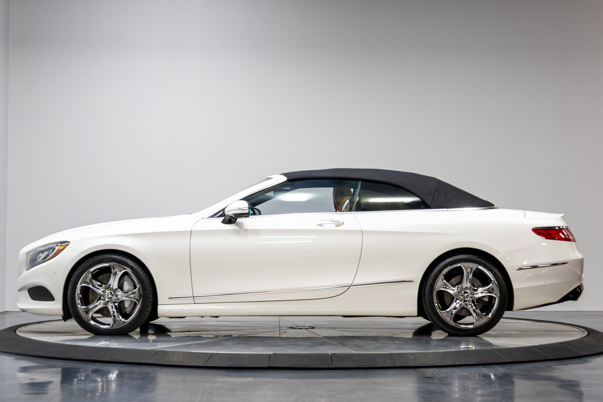 Used 2017 Mercedes-Benz S 550 Cabriolet image 36