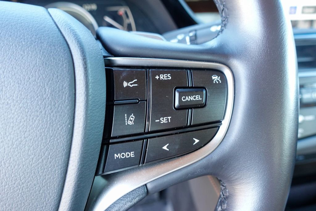 Used 2025 Lexus ES 300h w/ Premium Package image 14