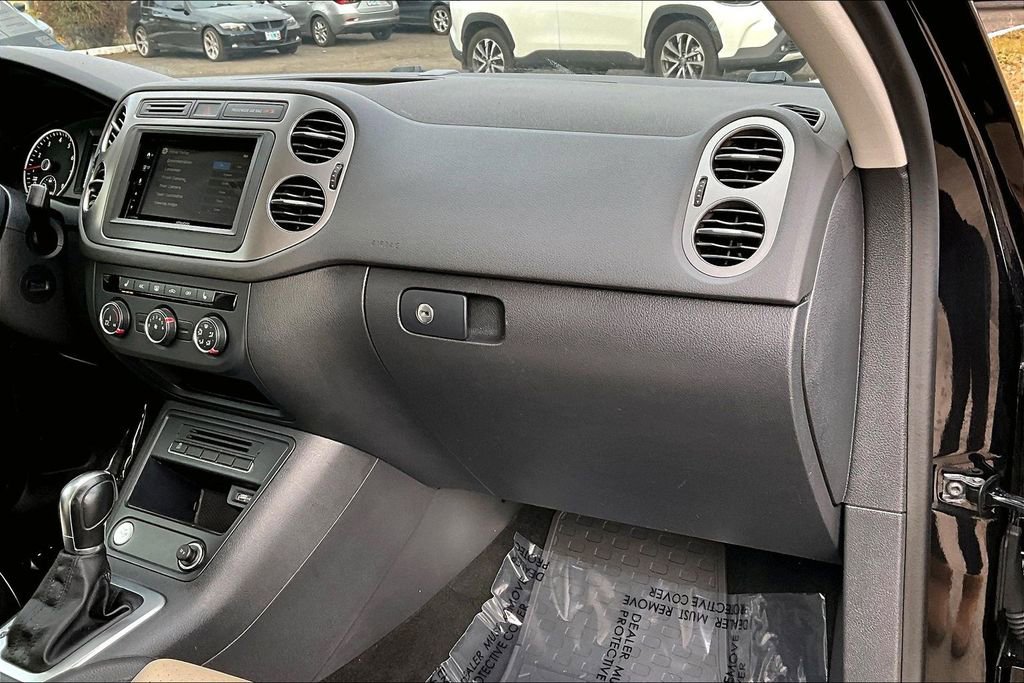 Used 2017 Volkswagen Tiguan S image 20