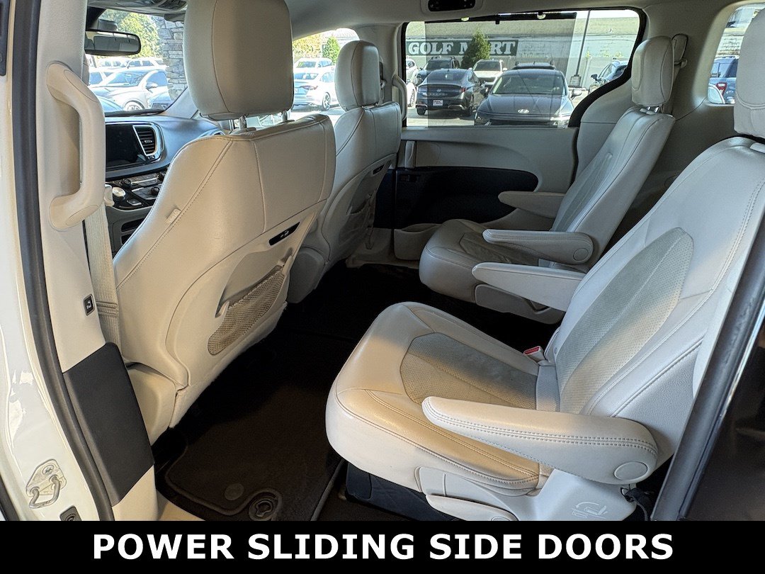 Used 2021 Chrysler Pacifica Touring-L FWD image 23