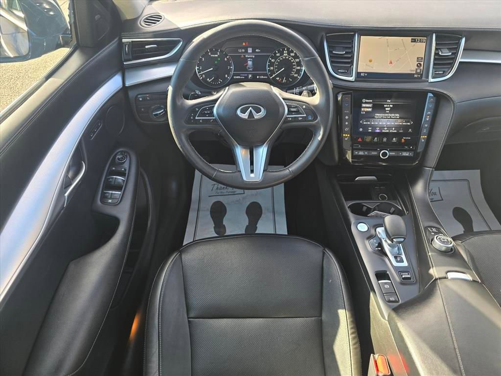 Used 2021 INFINITI QX50 Essential w/ Convenience Package image 3