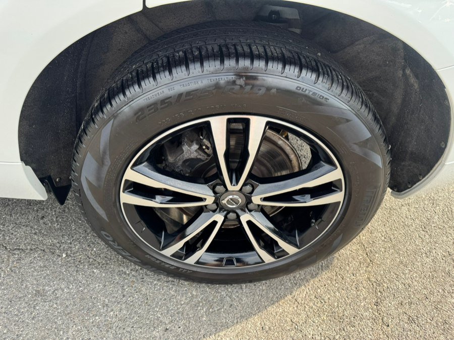 Used 2019 Volvo XC60 T6 Momentum w/ Multimedia Package AWD/4WD image 13