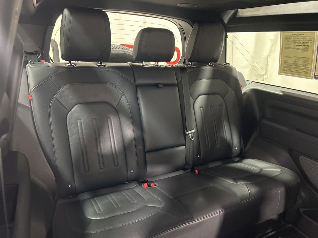 Used 2022 Land Rover Defender 90 X-Dynamic SE image 14