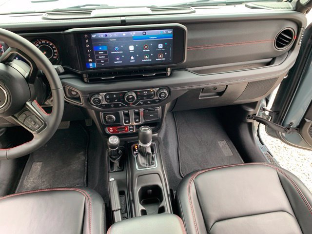 Used 2024 Jeep Wrangler Rubicon AWD/4WD image 22
