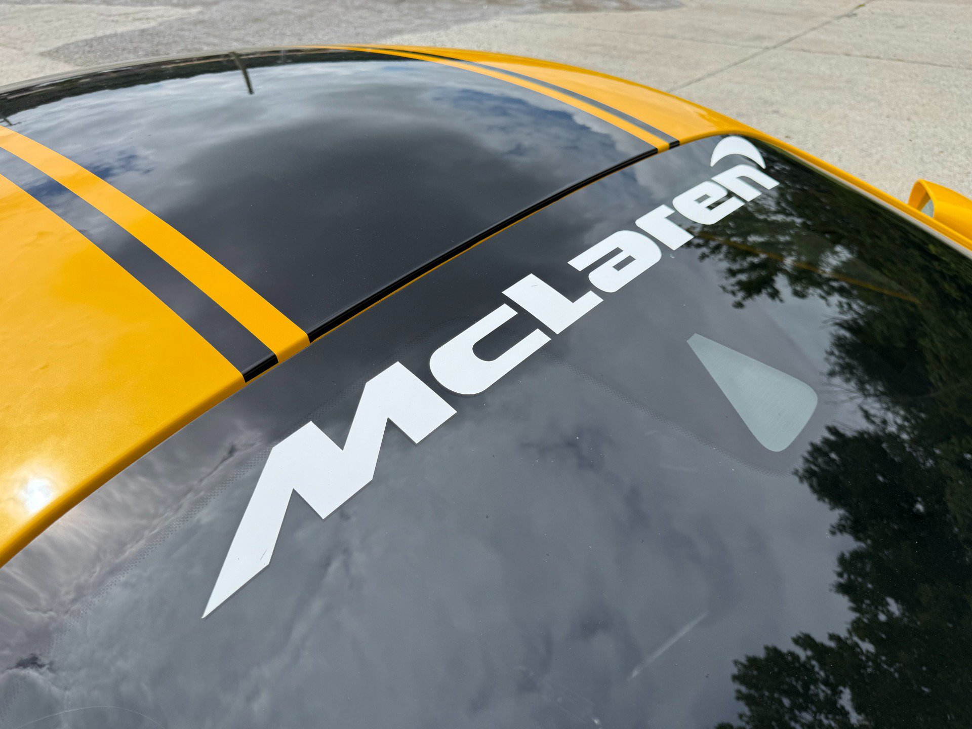 Used 2024 McLaren Artura RWD image 47