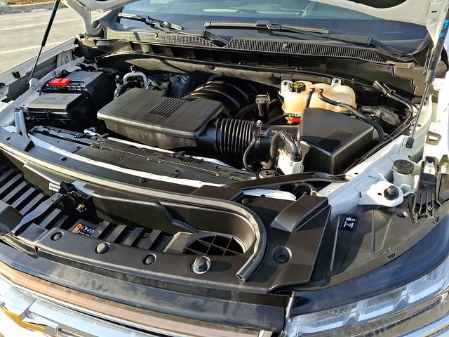 Used 2023 Chevrolet Suburban High Country image 29