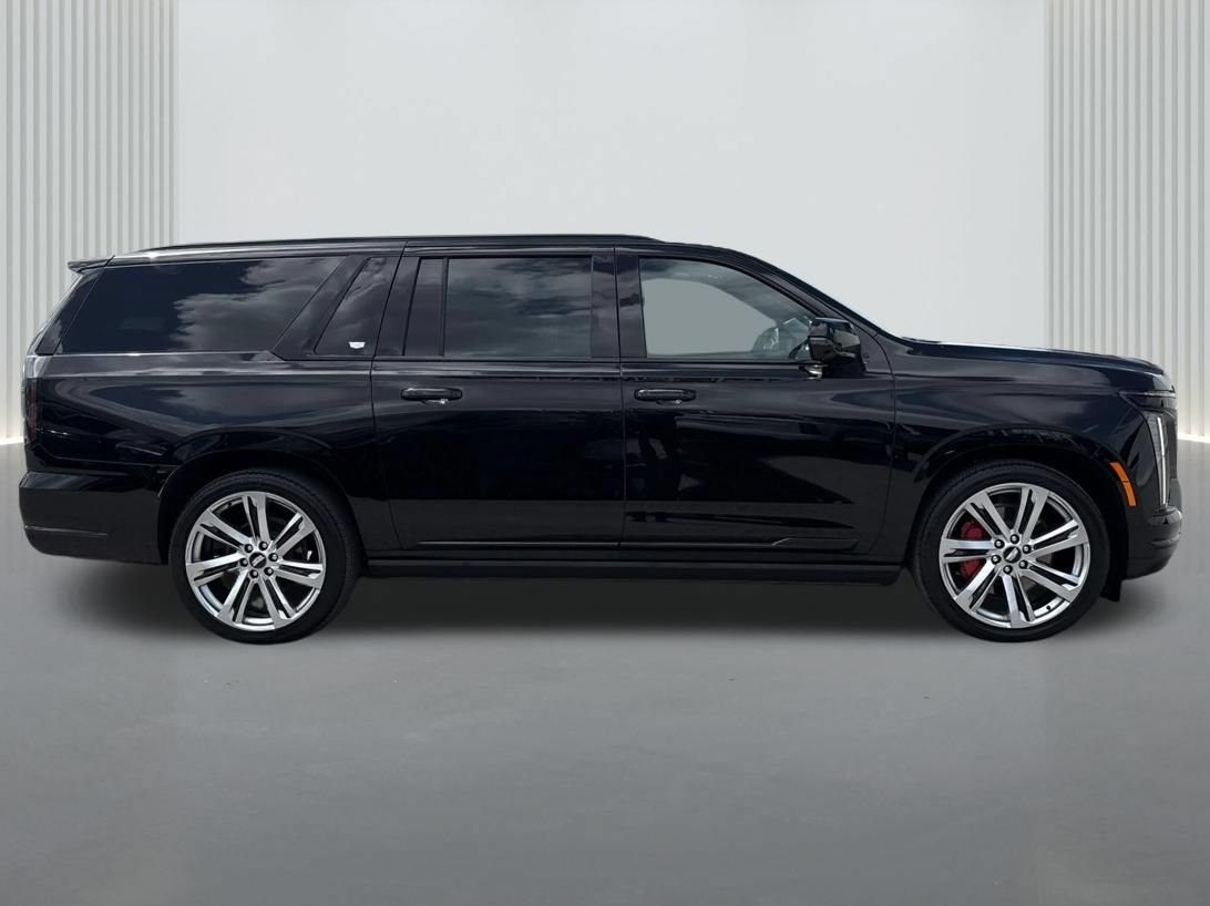 Used 2025 Cadillac Escalade ESV Sport Platinum AWD/4WD image 5