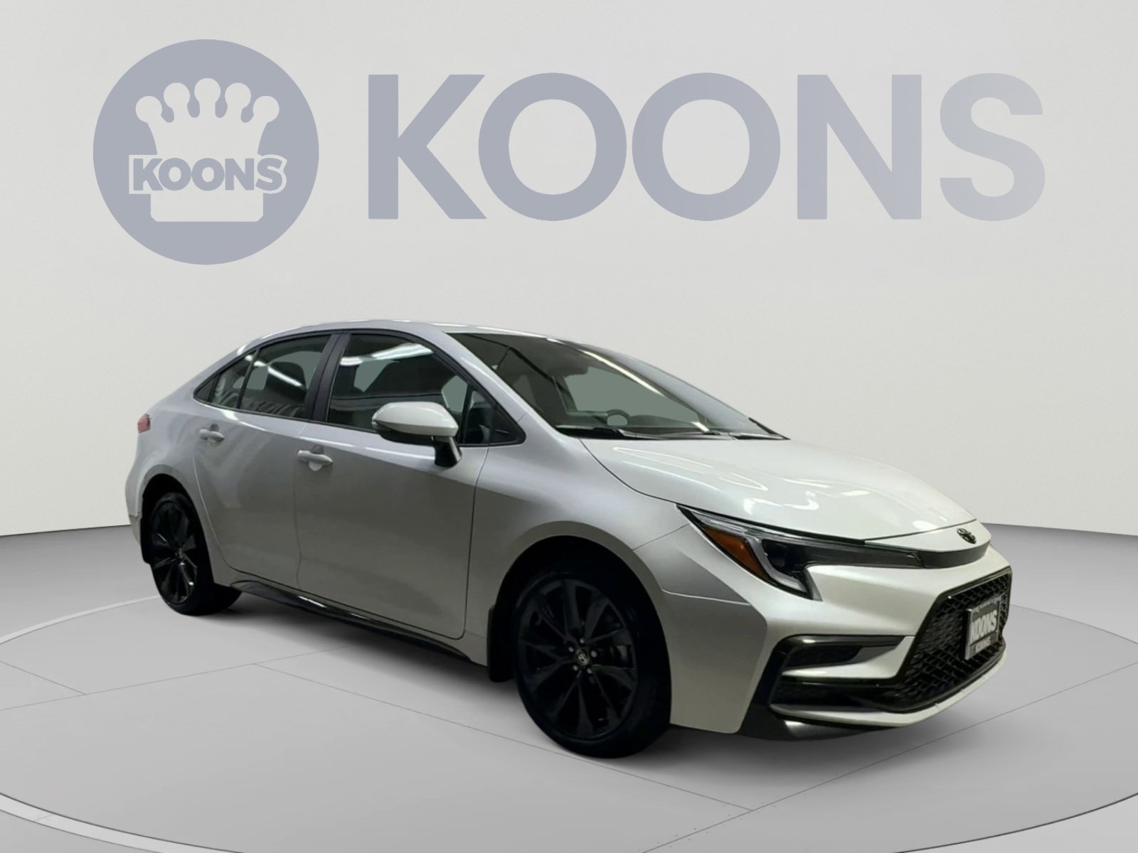 Used 2024 Toyota Corolla SE w/ SE Convenience Package FWD image 2